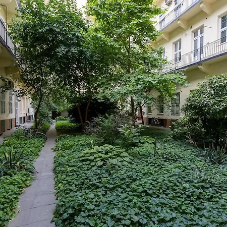 Venus - Broadway Ii Budapest