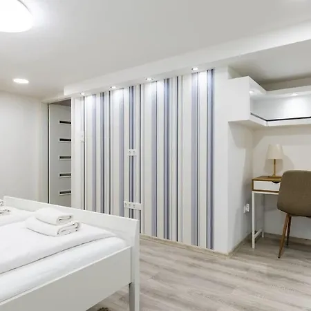 Venus - Broadway Ii Apartment